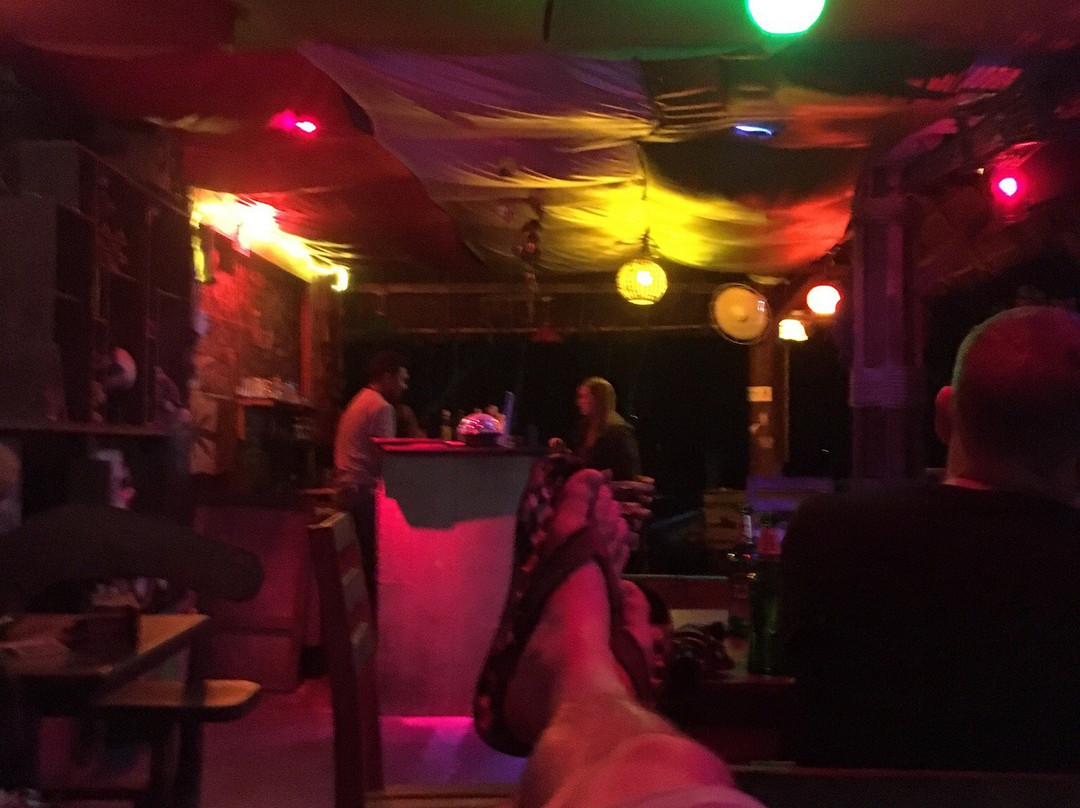Jamrock Bar Railay-莱利海滩必去景点