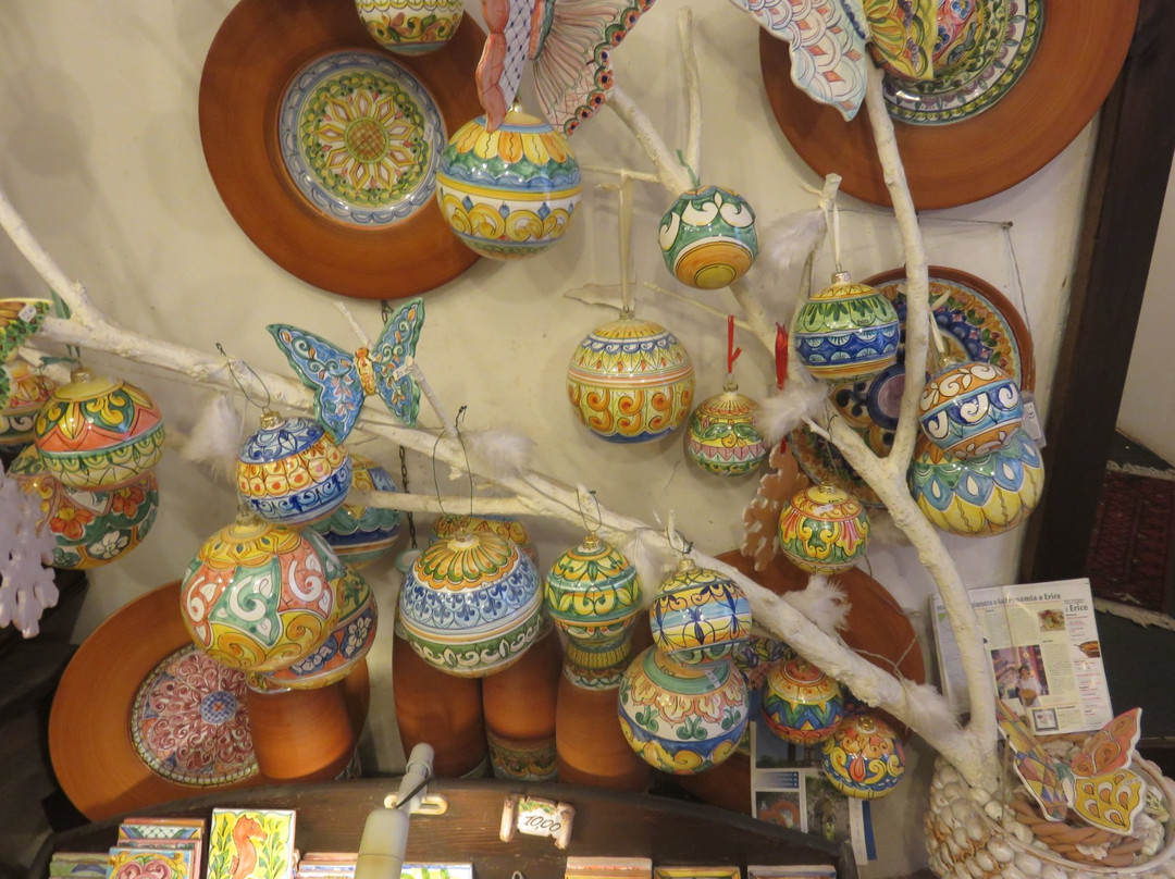 Laboratorio Ceramiche d'Arte - Paola Luisa Amico-埃里切必去景点