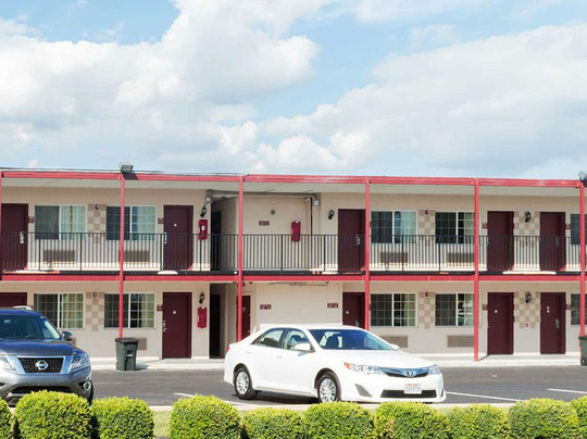 Grove City Travel Inn By Oyo Columbus South主图