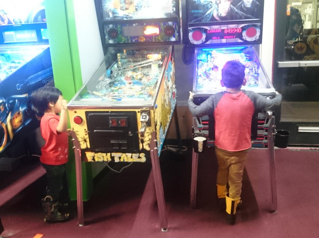 8-Bit Arcade Bar-伦顿必去景点