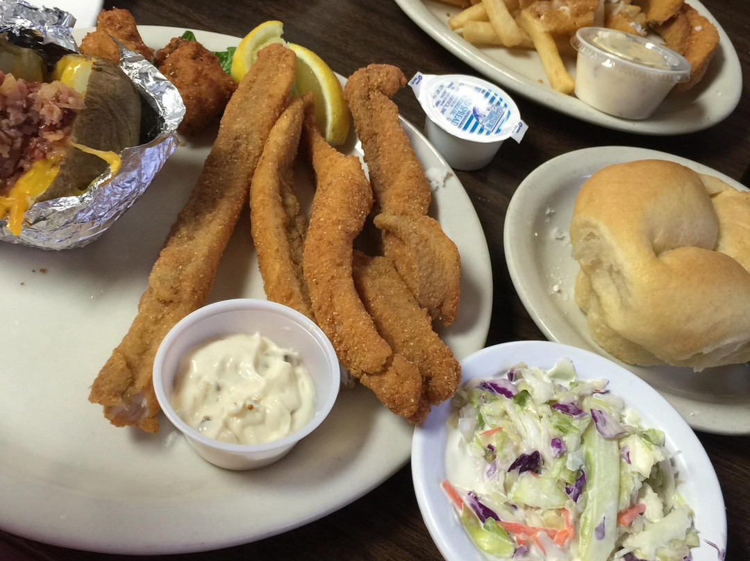 Paden餐馆和美食-Catfish Round-Up