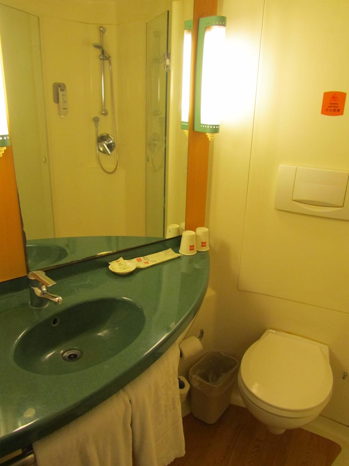 宜必思酒店(武汉同济医学院店)-浴室