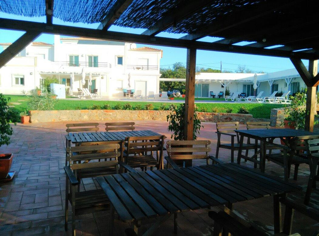 Santa Catarina da Fonte do Bispo酒店住宿-Casa Branca Turismo Rural