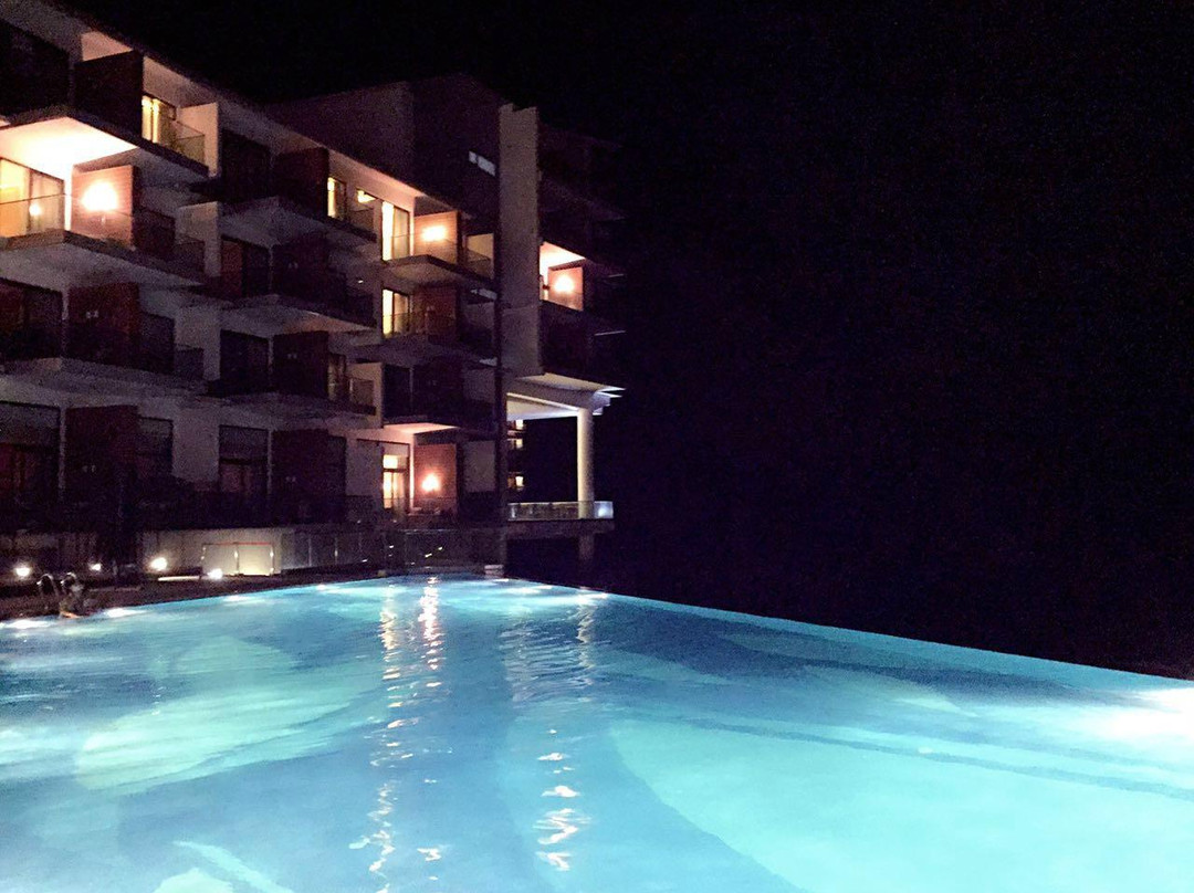 黄山太平湖绿地皇冠假日酒店主图