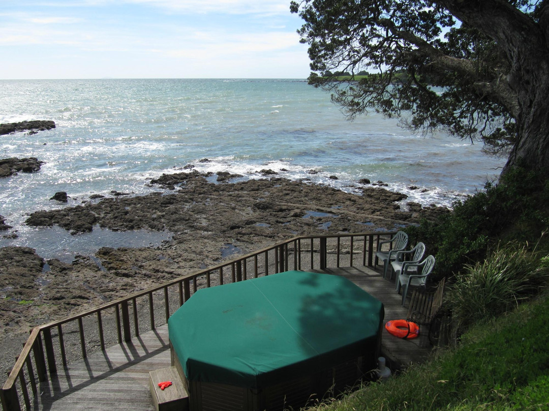 Te Kaha Homestead Lodge