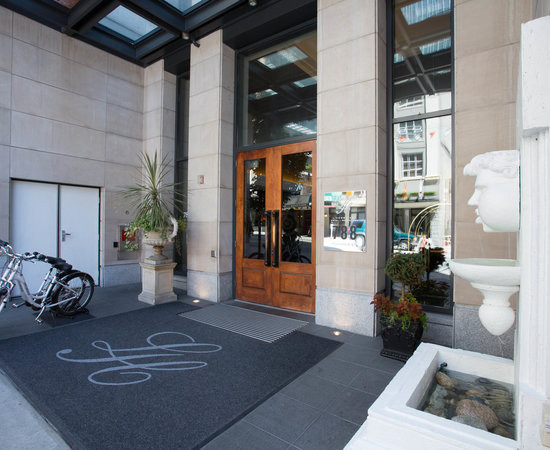 温哥华酒店住宿-艾米塔什酒店