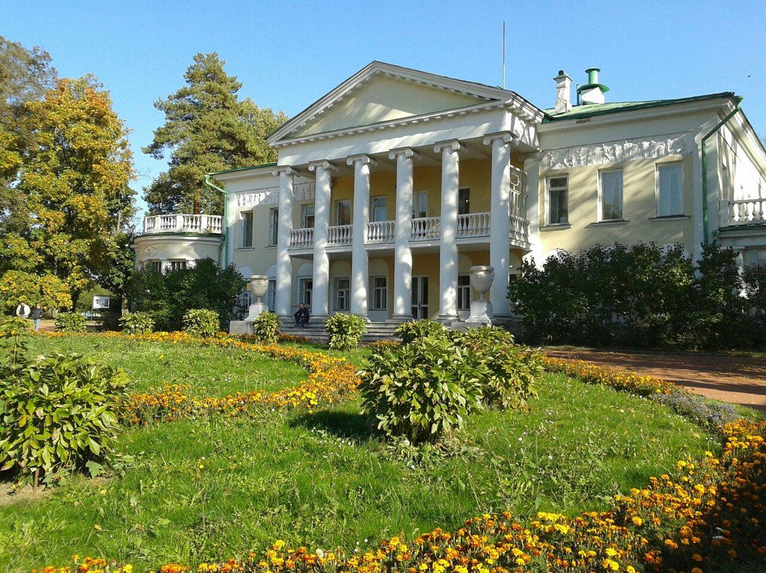 Gorki Leninskiye Museum Preserve景点图片