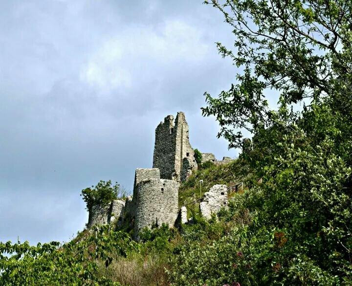 Castello dei Conti d'Aquino-Roccasecca必去景点