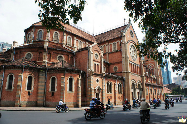 圣母大教堂-胡志明市必去景点