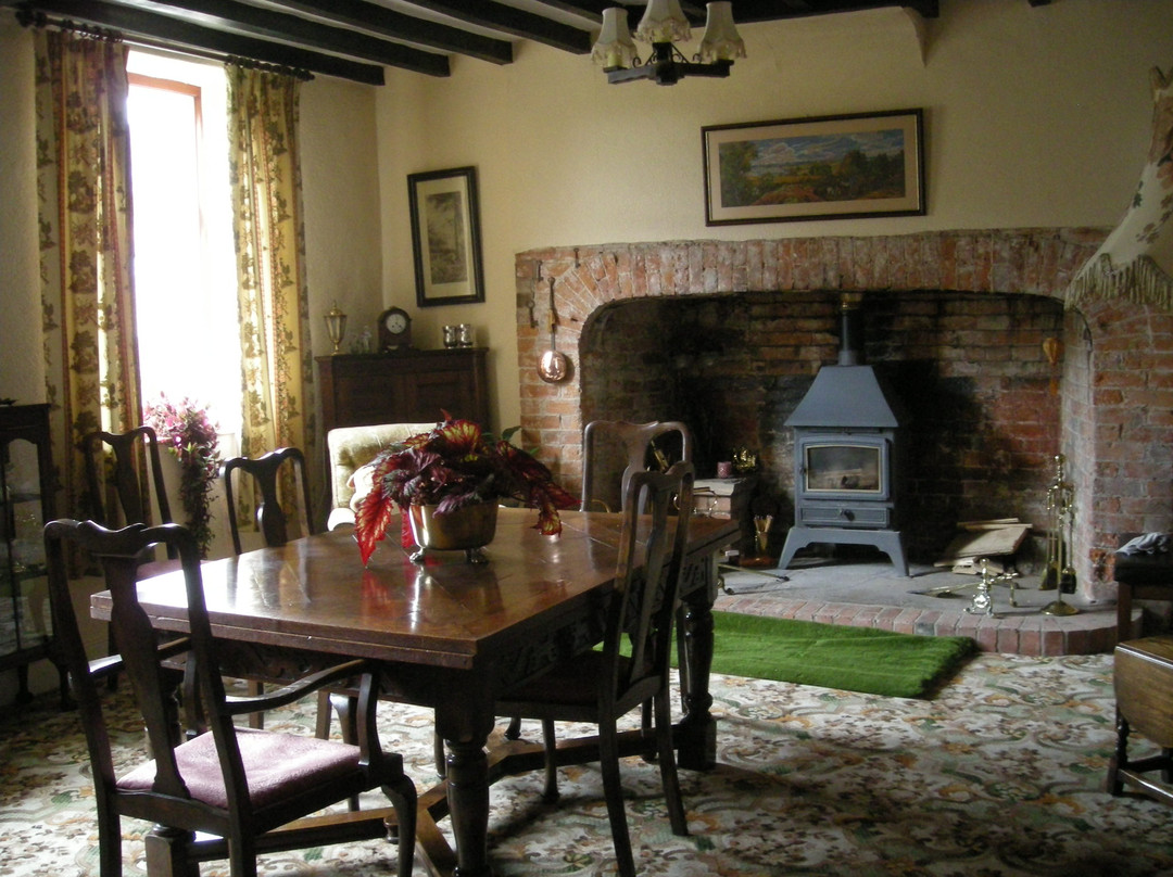 Marlbrook Hall farmhouse B&B主图