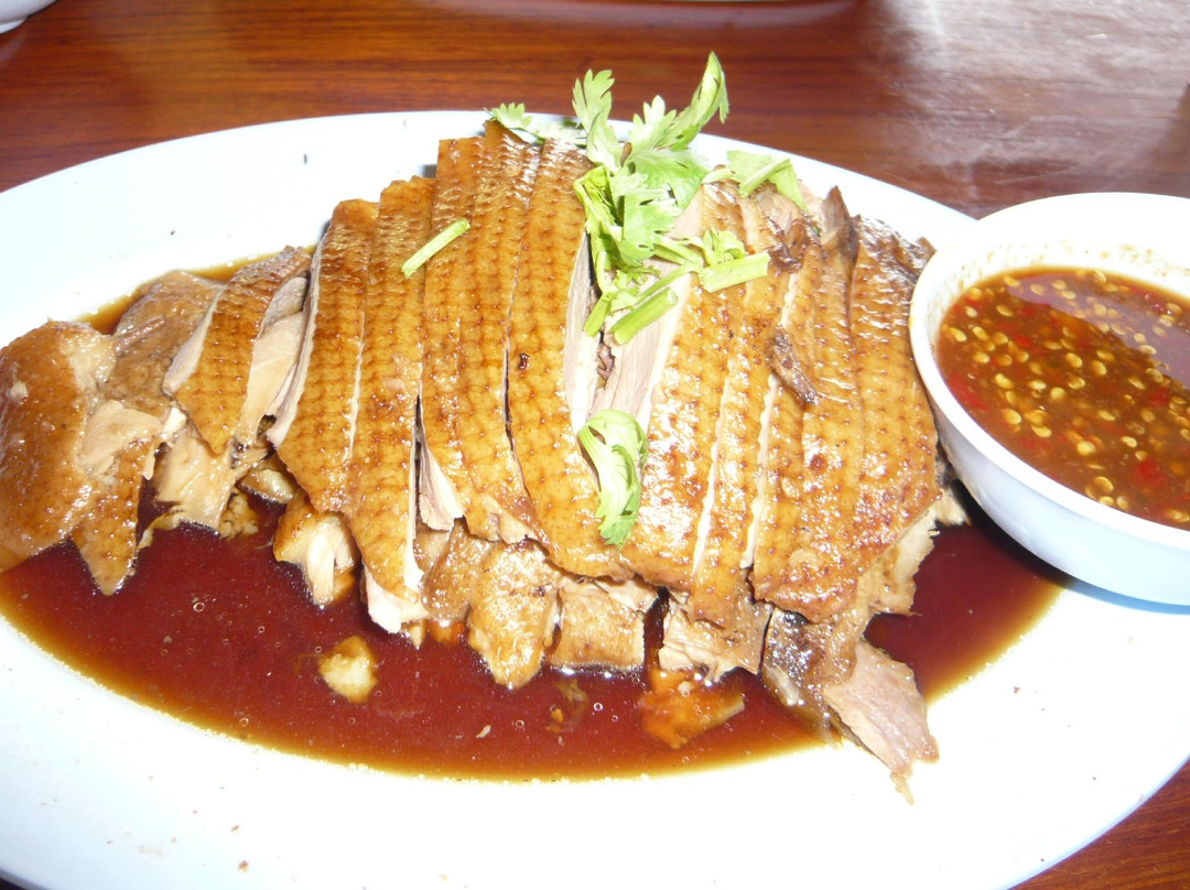 ร้านอาหาร ริมคลองน้ำอ้อม