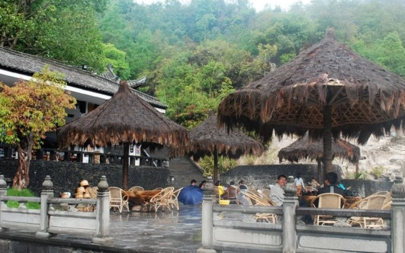 腾冲热海养生阁主图