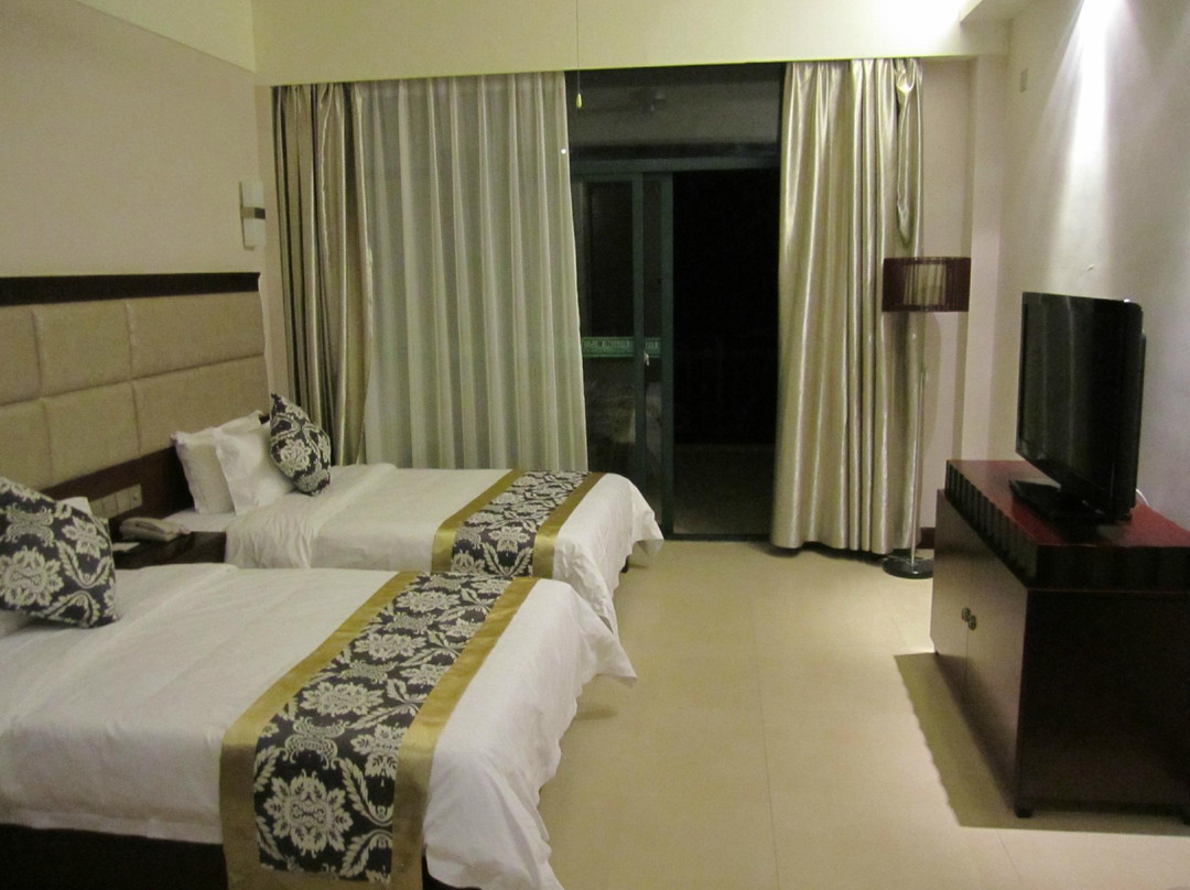 翡翠谷生态度假山庄主图