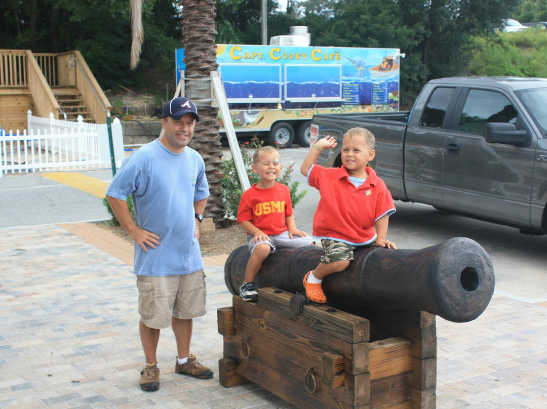 HarborWalk Marina-德斯廷必去景点