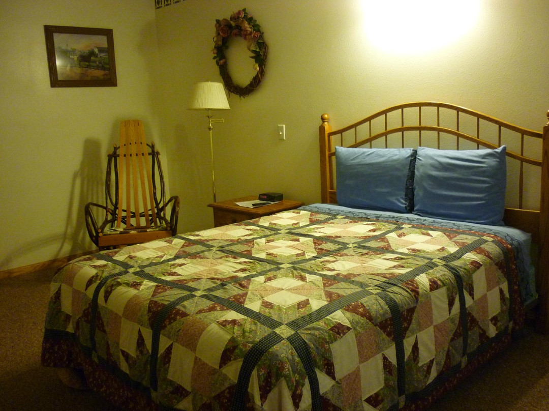 Great River Amish Inn