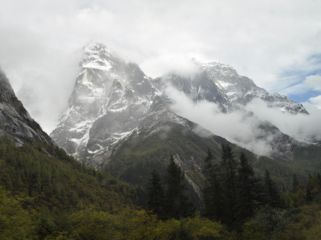 四姑娘山保护区景点图片