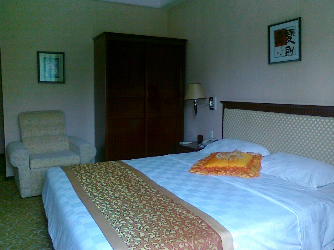 湖心假日酒店主图