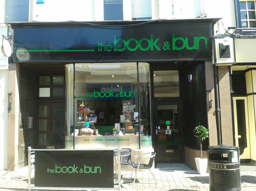 The Book & Bun主图