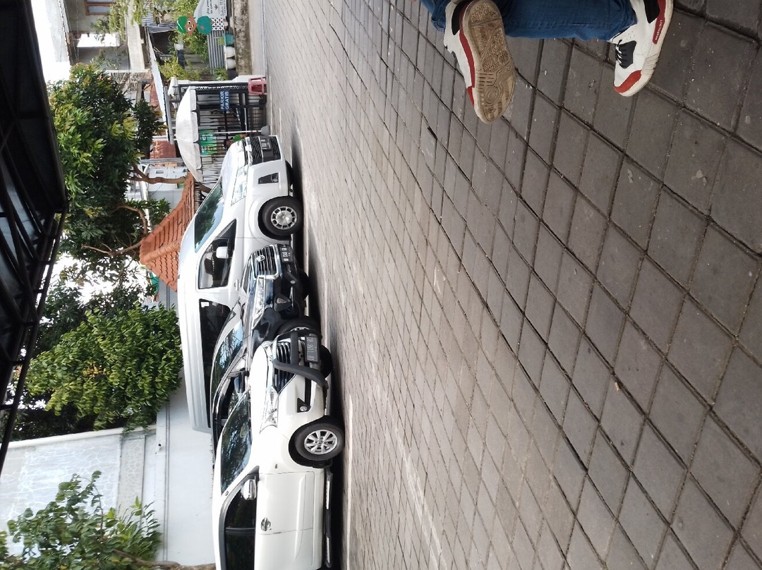 Adinata Tour and Transport