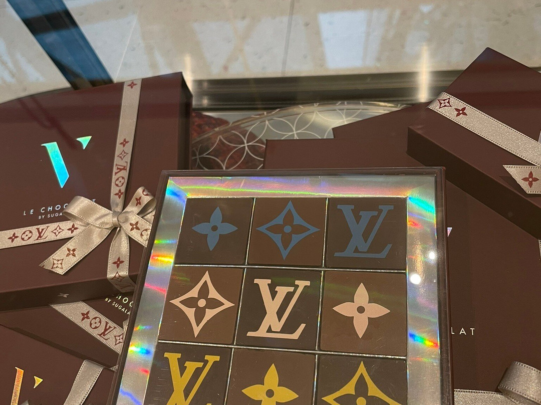 LE CAFE V