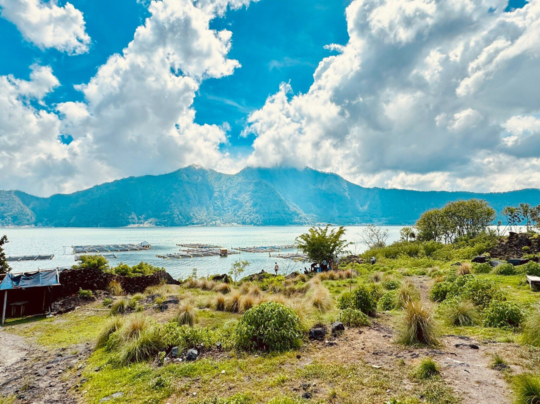 巴杜尔火山湖景点图片