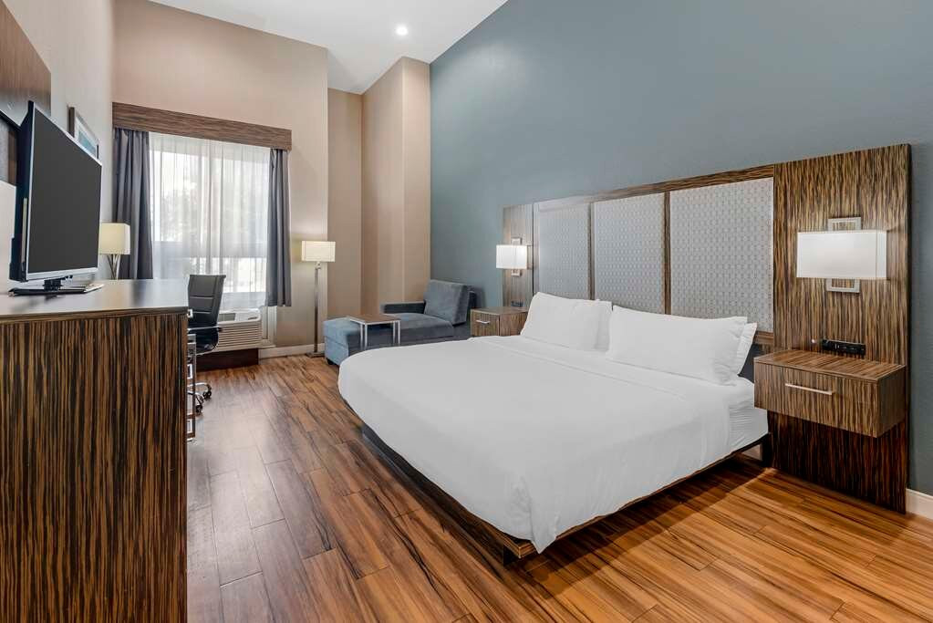 Best Western Plus Pflugerville Inn & Suites主图
