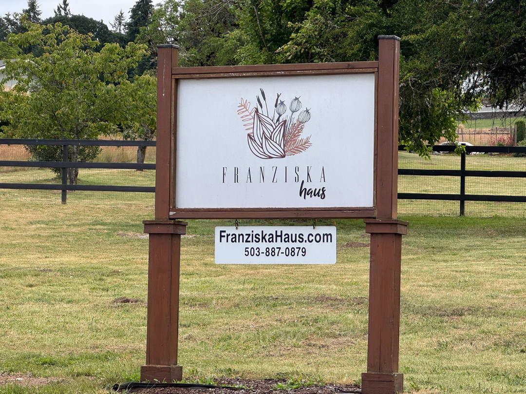 Franziska Haus Bed and Breakfast主图