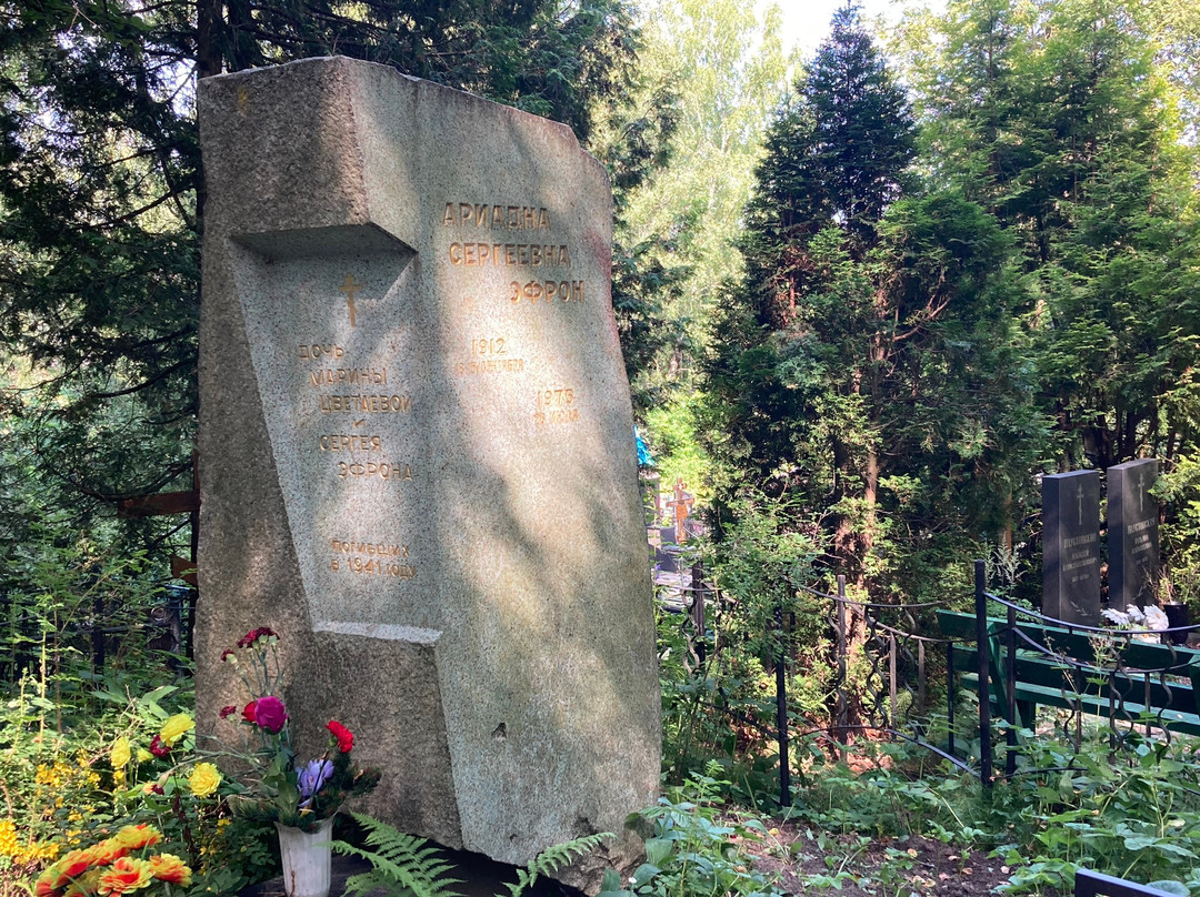 Old Cemetery-Tarusa必去景点