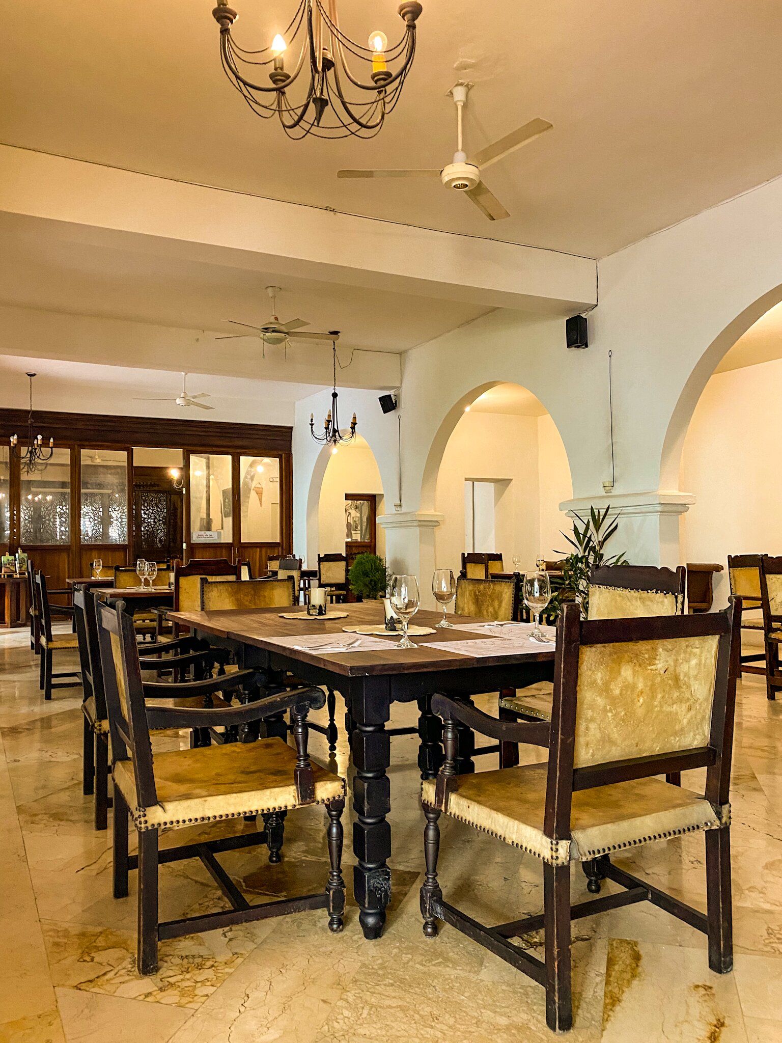 Hotel Mariscal Robledo-餐饮