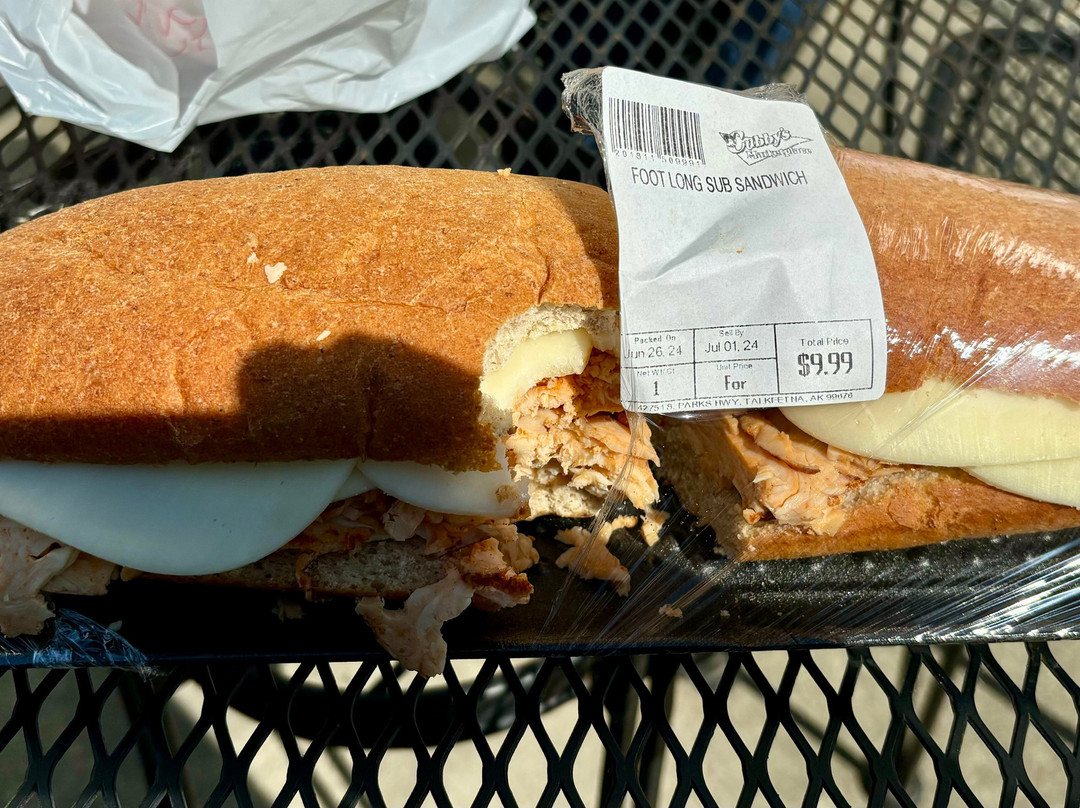 Cubby's Marketplace-塔尔基特纳必去景点