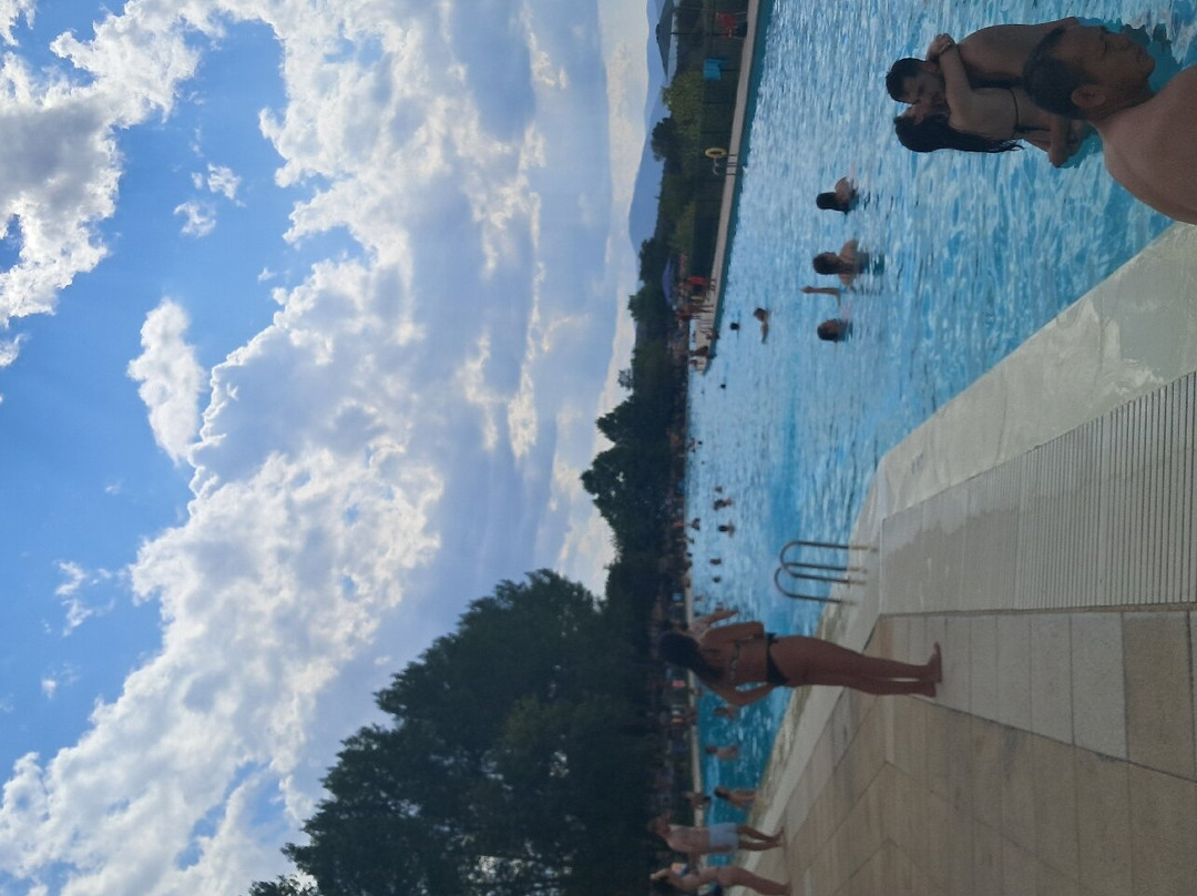 Piscina De Rio Sequillo Y Pantano