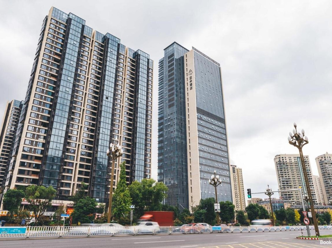 台州临海亚朵酒店主图