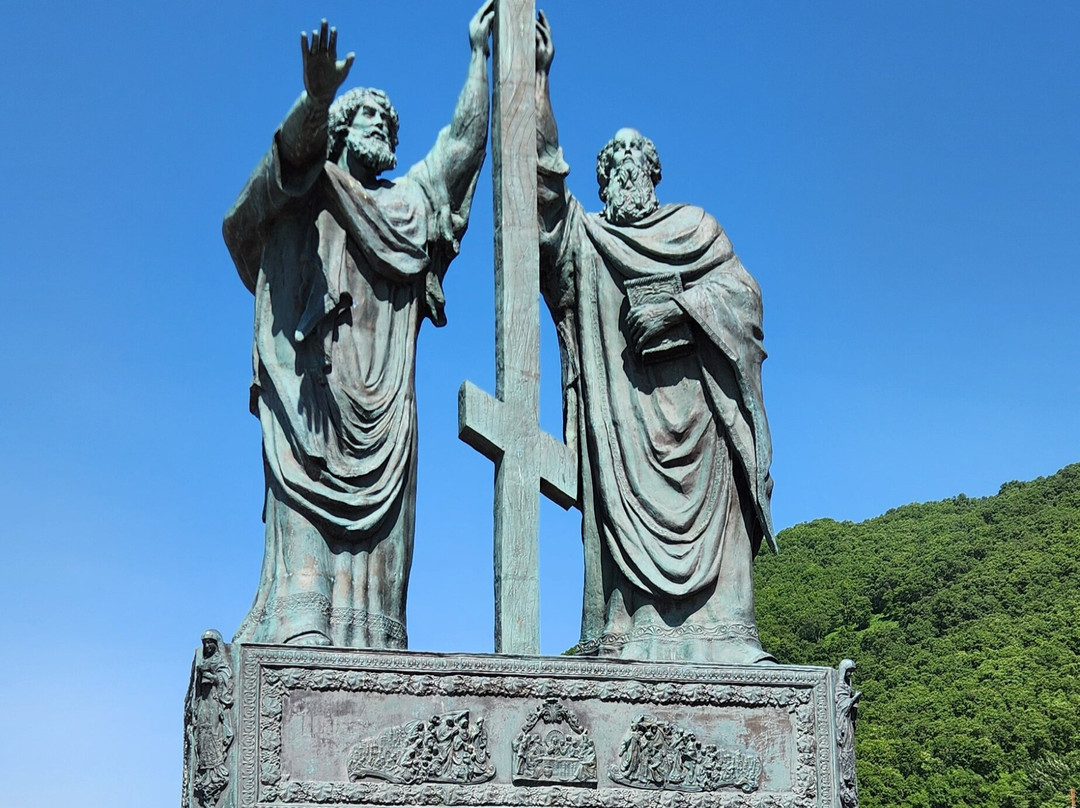 Monument to Peter and Paul景点图片