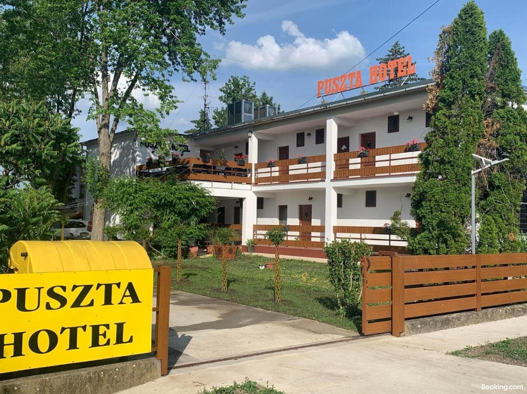Puszta Hotel主图