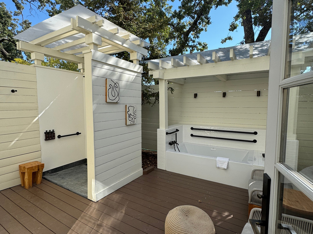 麦克阿瑟温泉酒店主图