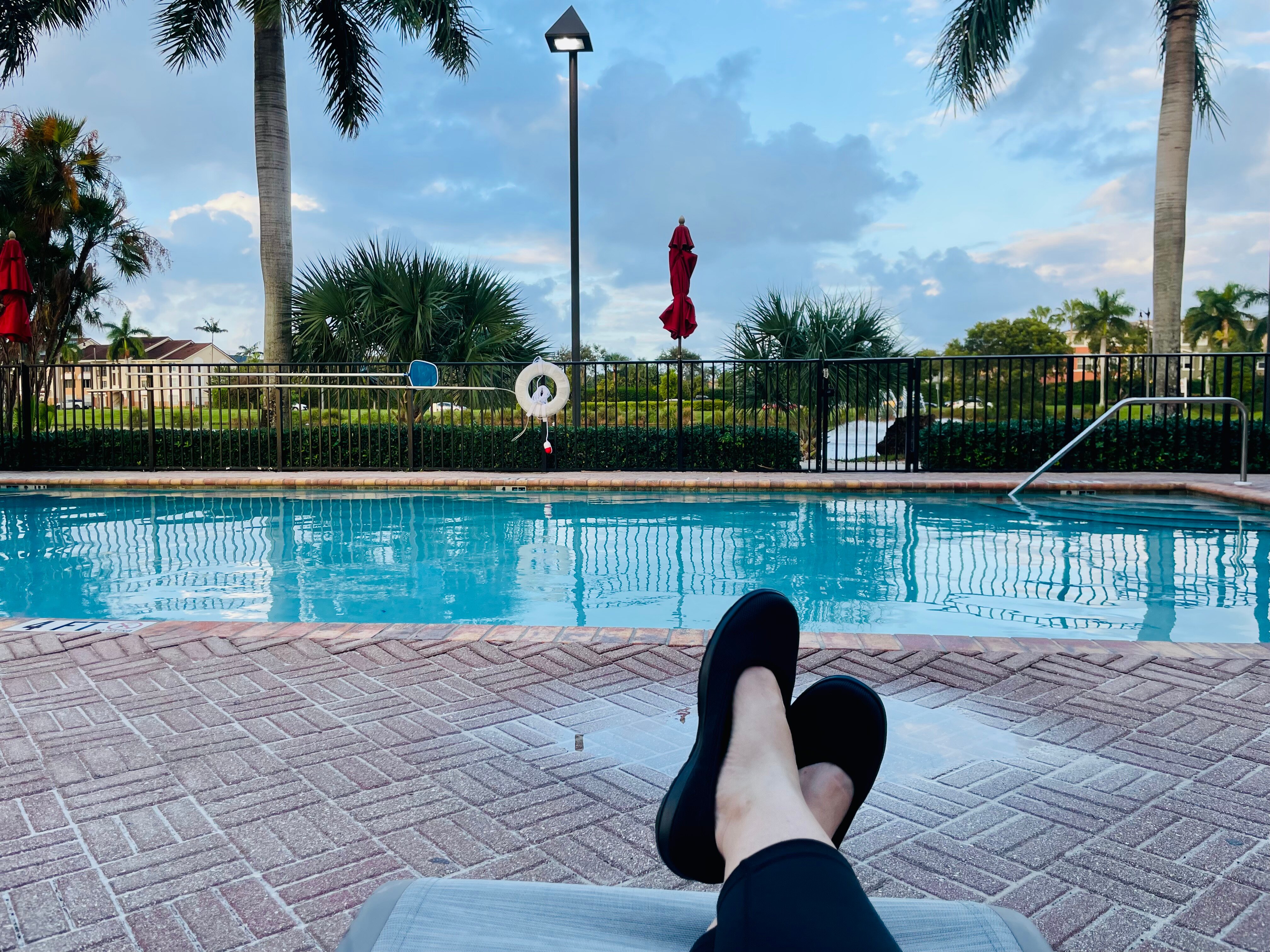 Hawthorn Suites by Wyndham West Palm Beach-泳池