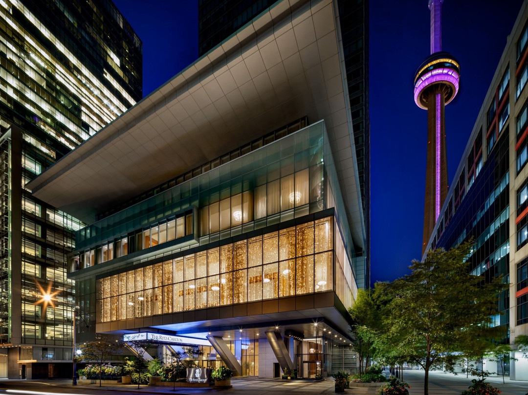 丽思卡尔顿多伦多酒店主图