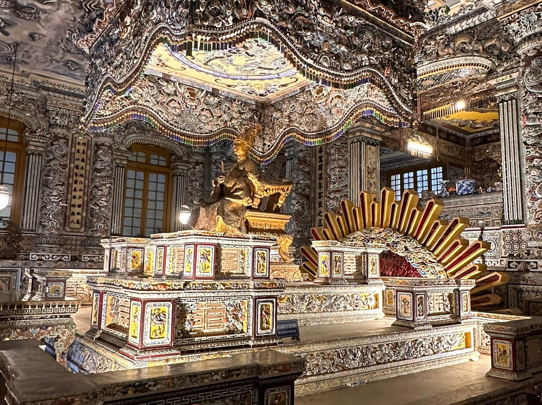 Imperial Tomb of Dong Khanh-顺化必去景点