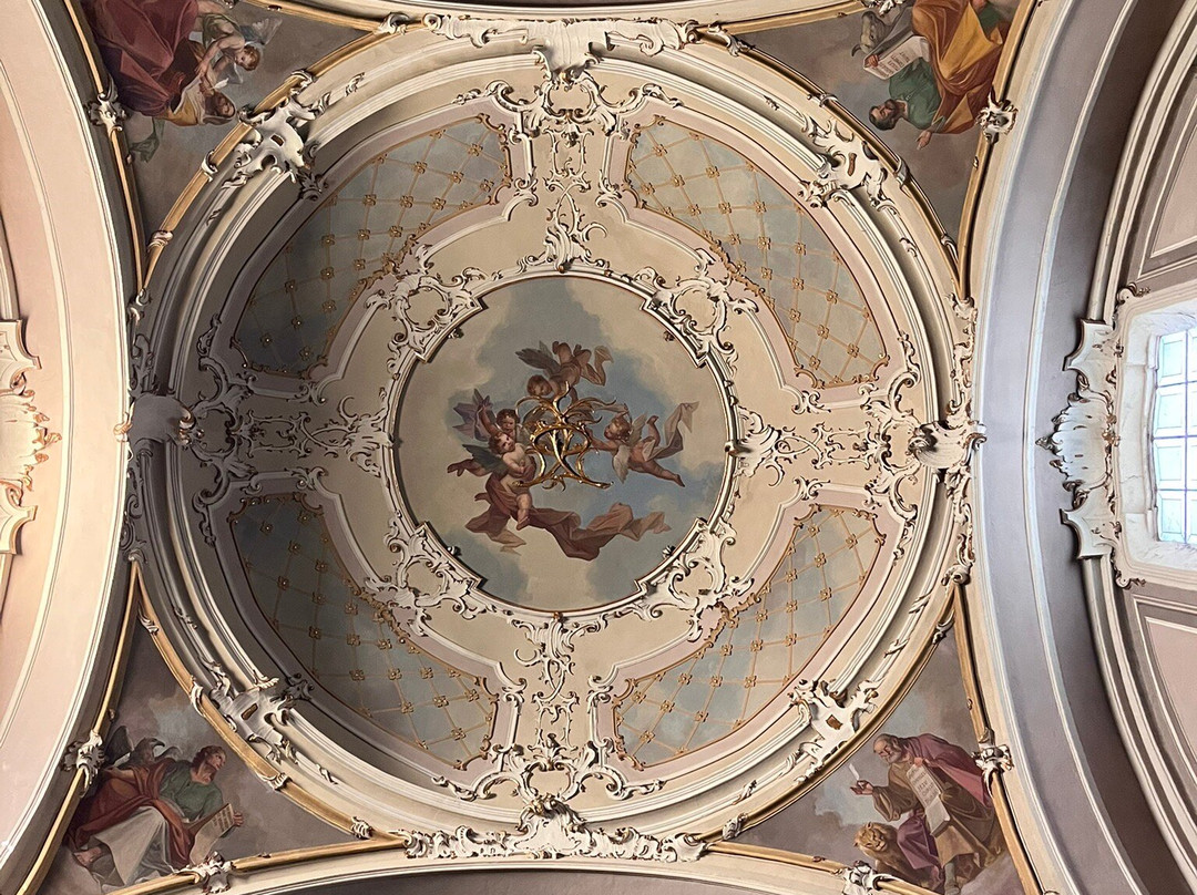 Chiesa di S. Vincenzo-切尔诺比奥必去景点