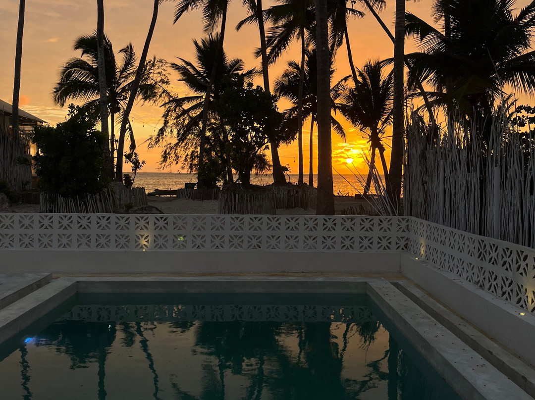 Pili Pili Orient Beach Hotel主图