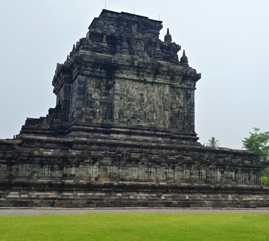 Candi Mendut (Temple)景点图片