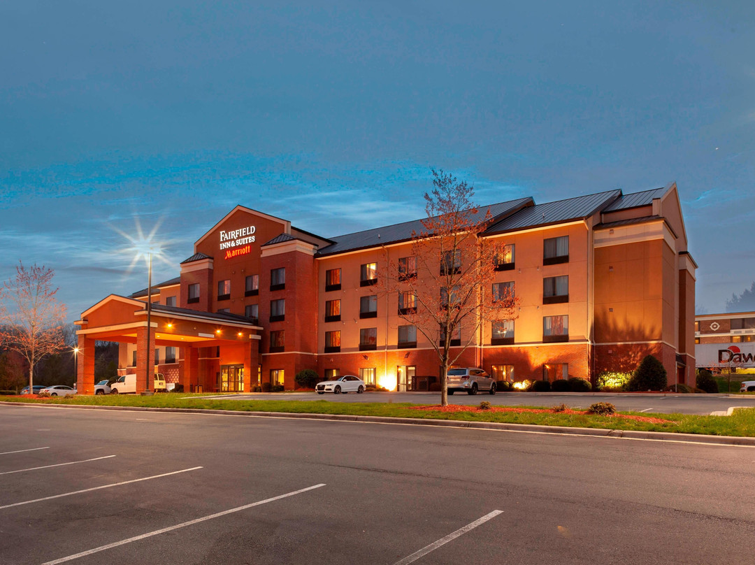 Fairfield Inn & Suites Charlotte Matthews主图
