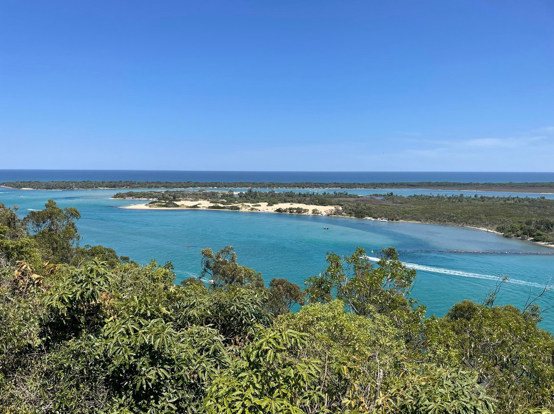 Lakes Entrance Lookout景点图片