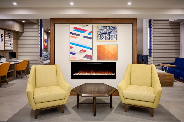 基奇纳东南智选假日套房酒店-官方