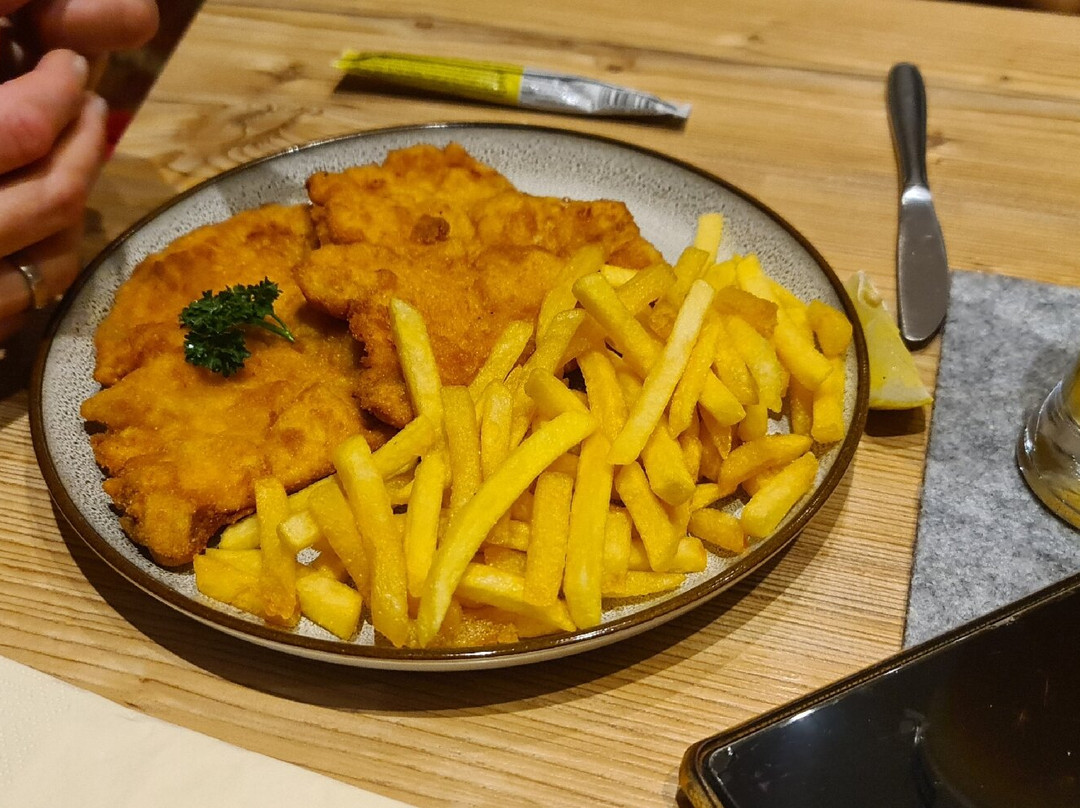 Ried im Oberinntal餐馆和美食-Restaurant Truyenstube