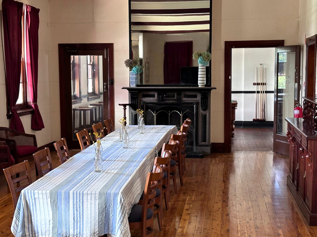 Port Of Bourke Hotel主图