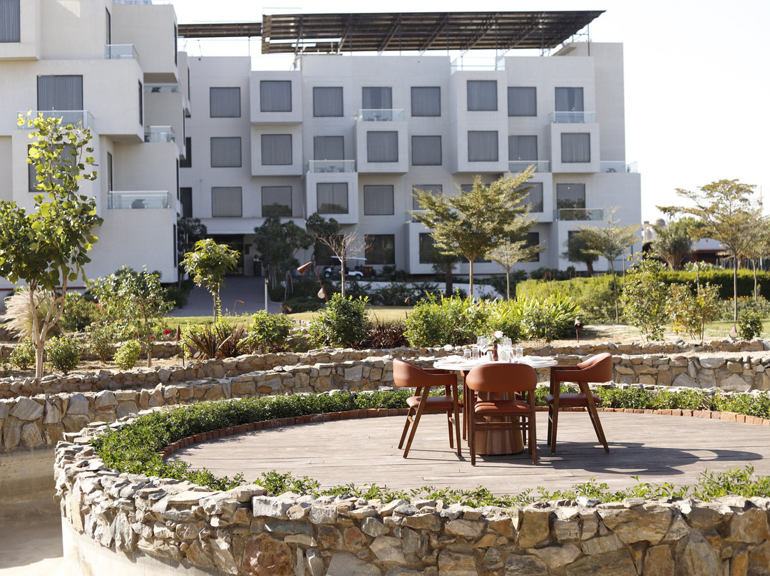 The Nest Luxury Resort主图