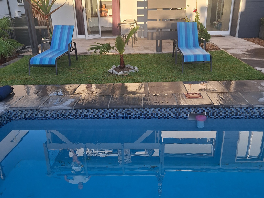 82 Steps to the Beach主图