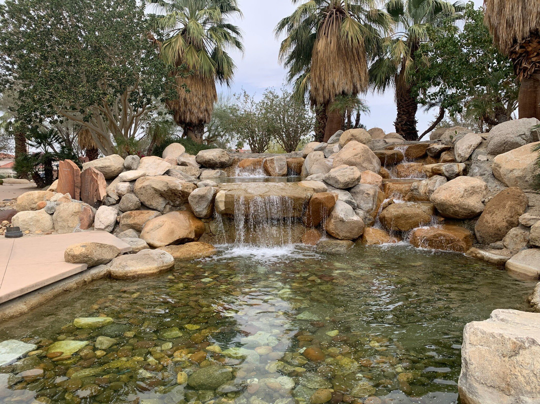 Faye Sarkowsky Sculpture Garden-棕榈沙漠必去景点