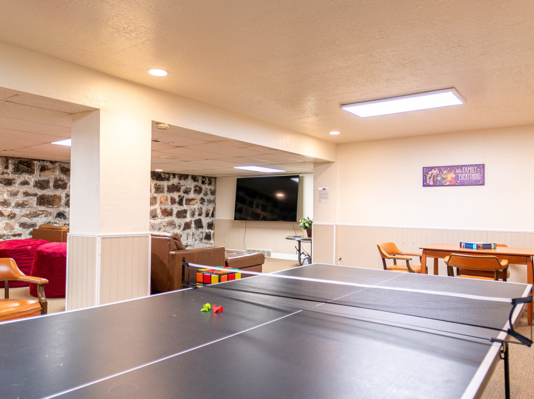 Road Creek Inn主图